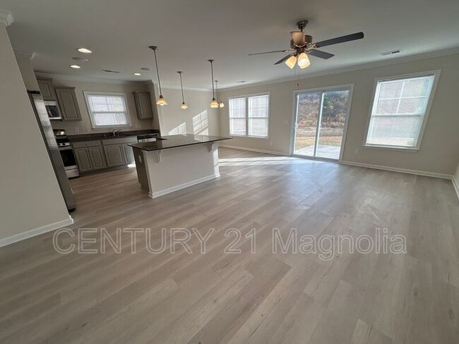 Building Photo - 815 Delta Ln