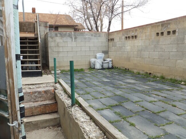 Foto del edificio - 698 Ridge Ave