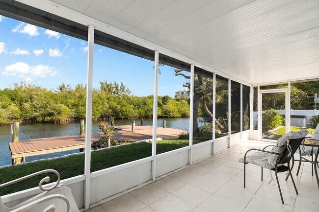 Foto del edificio - 922 Jackson Way