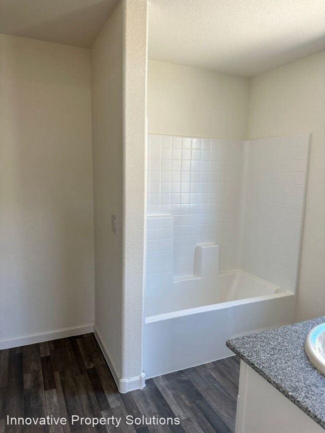 Building Photo - 3 br, 2 bath House - 2432 River Valley Circle
