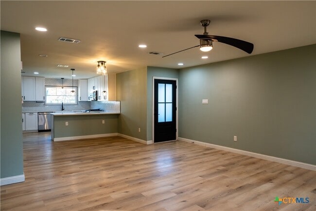 Foto del edificio - 9828 Briar Ridge Dr