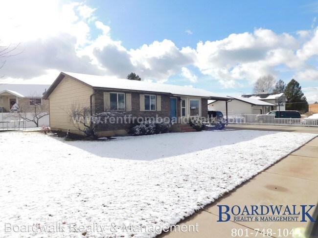 Building Photo - 5 br, 2 bath House - 832 E 1030 N