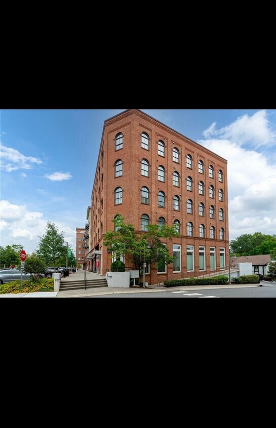 Primary Photo - 360 Chambers St