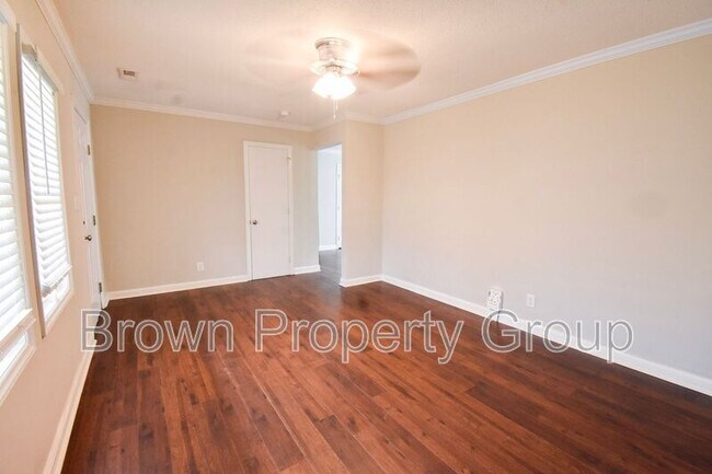 Foto del edificio - 3310 Clemson Dr