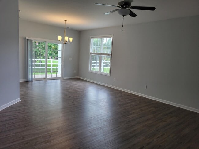 Building Photo - 214 Briarcliff Ct