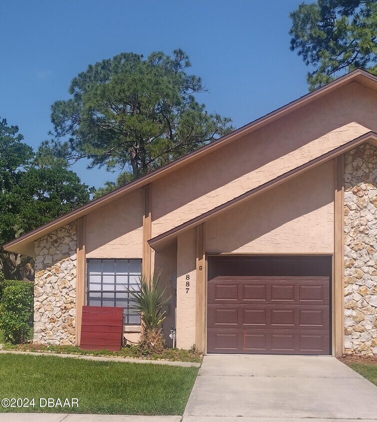 Primary Photo - 887 Stonybrook Cir