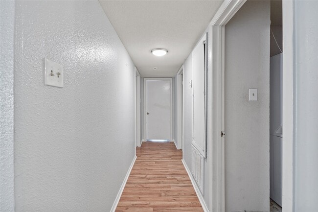 Building Photo - 10211 Sugar Branch Dr