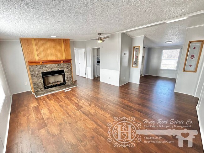 Foto del edificio - 2008 Burnett Church Rd