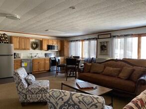 Building Photo - 78 Main St