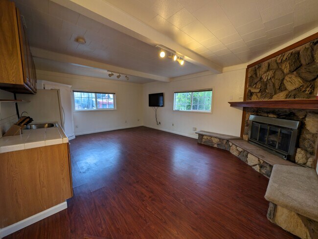 Building Photo - 4879 Boone Dr