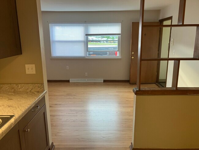 Foto del edificio - 3050 W Fardale Ave
