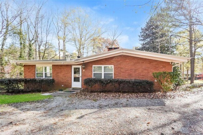 Foto del edificio - 323 Mockingbird Ln