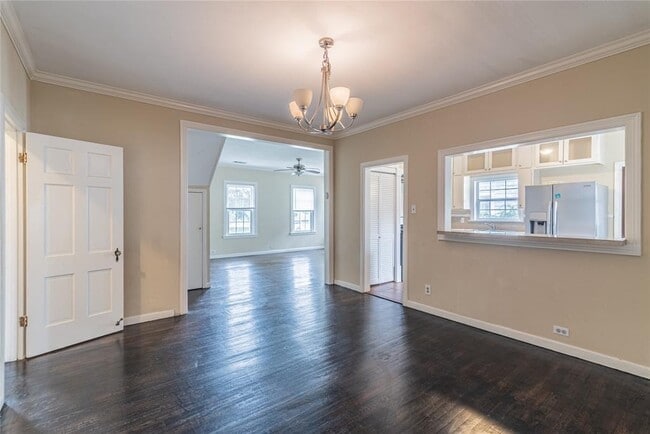 Building Photo - 2233 N MacGregor Way