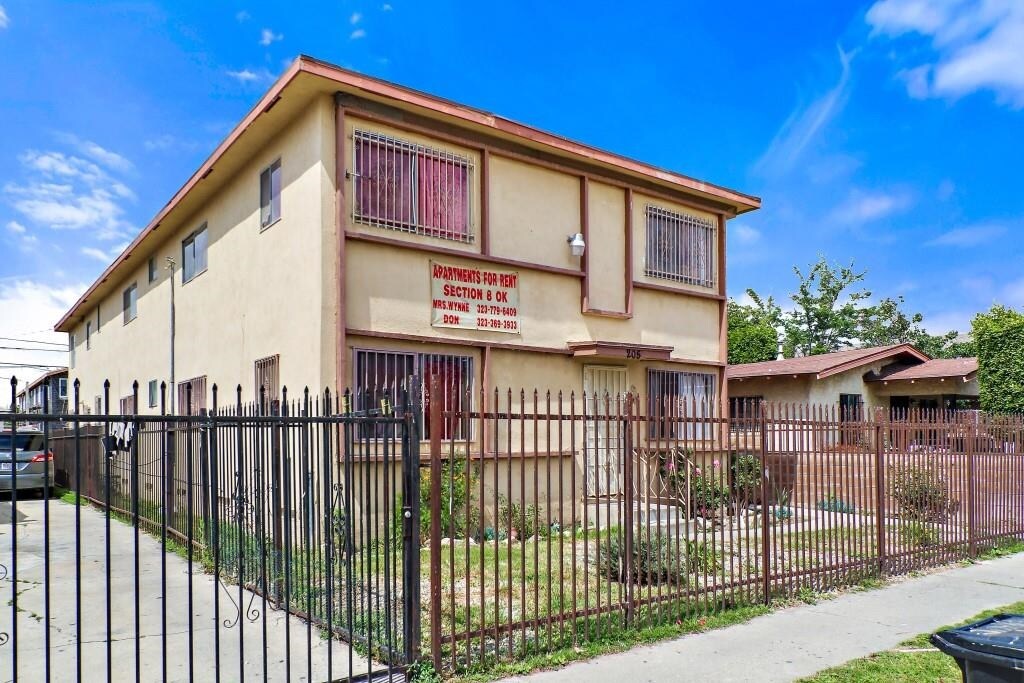 Building Photo - 205 W 89th St