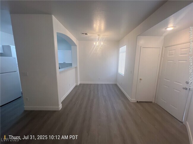Foto del edificio - 1301 Dusty Creek St