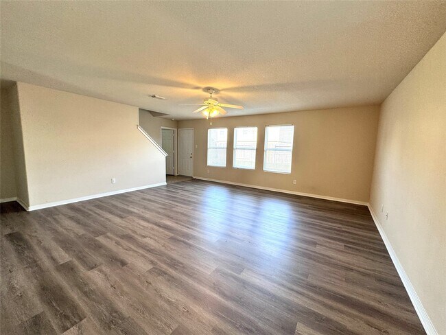 Foto del edificio - 5042 Ivy Fair Way