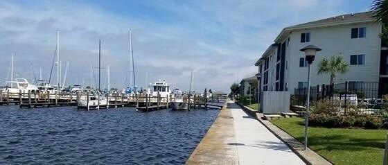 Foto del edificio - 1580 Harbor Dr