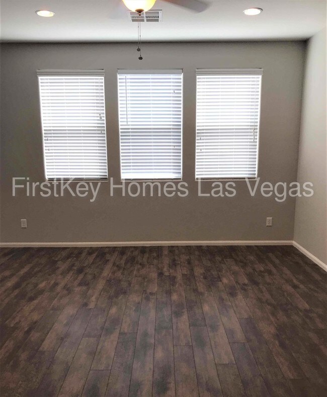 Foto del edificio - 9809 Dryden Ct