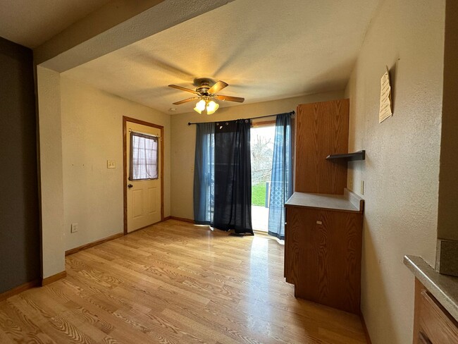 Building Photo - Cute 1 bedroom house $675