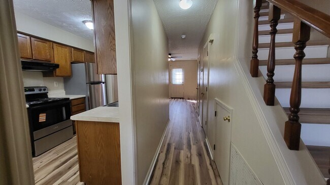 Foto del edificio - 3703 Cliffridge Dr