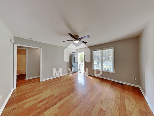 Foto del edificio - 1045 Amber Acres Ln