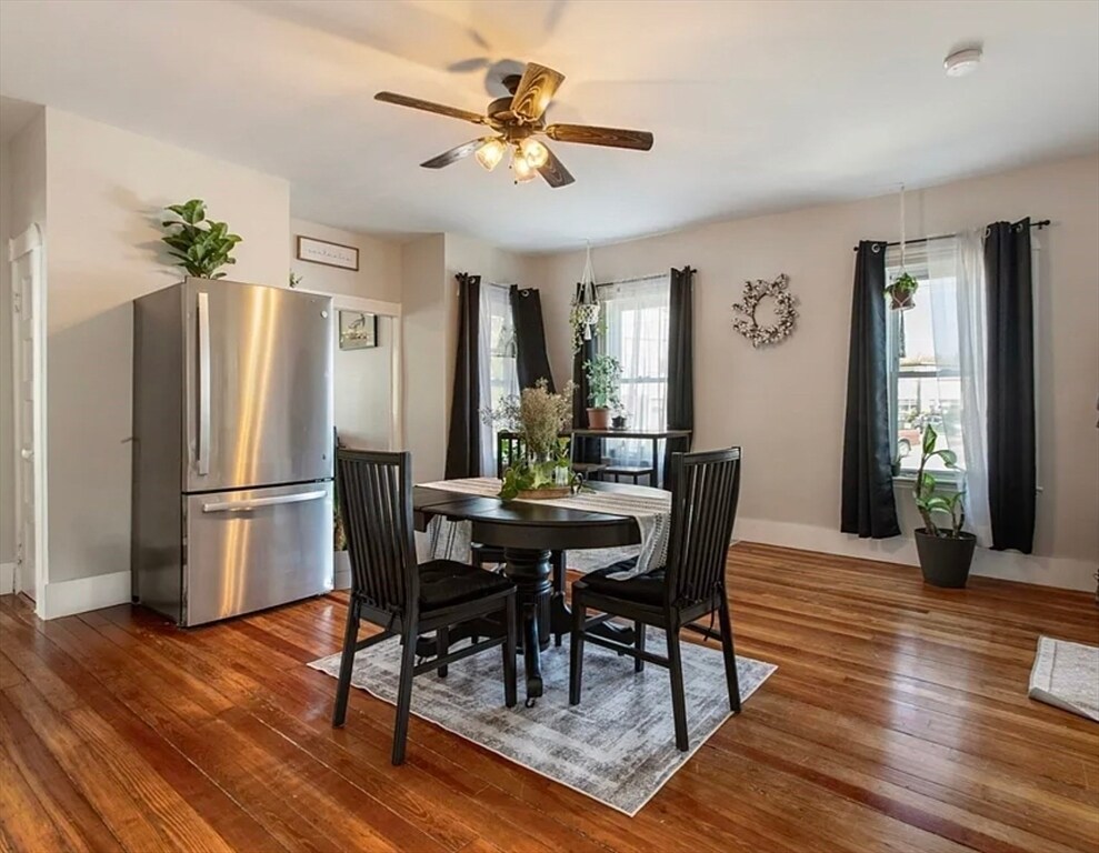 Foto del edificio - 1037 Cove Rd
