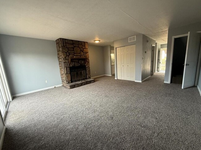 Foto del edificio - 1210 Clear Ridge Ln