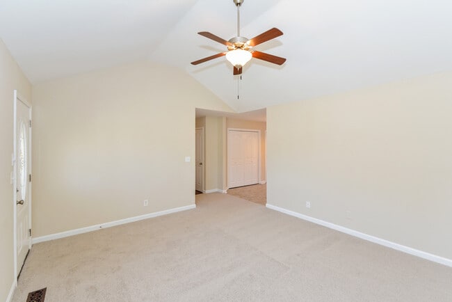 Foto del edificio - 1018 Granny White Rd