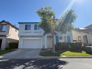 Building Photo - 687 Rockspray Cir