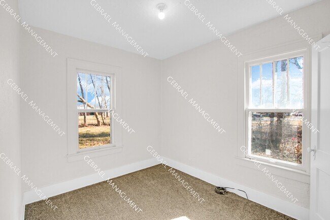 Building Photo - 2421 Prospect St