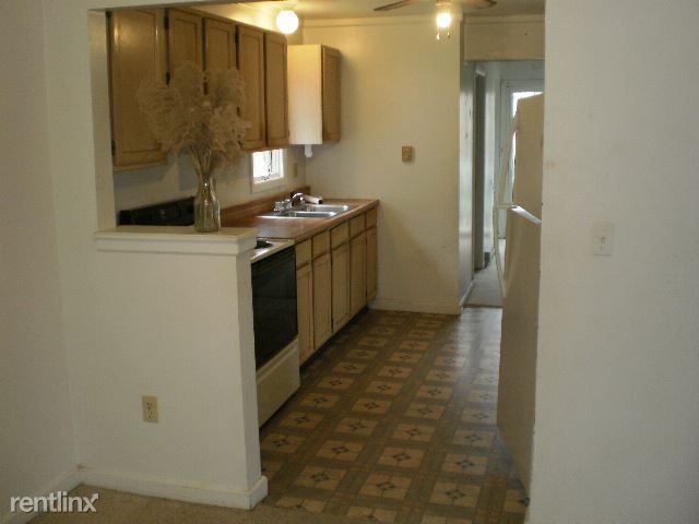 Building Photo - 3 br, 1 bath Apartment - 169 Elm St B Unit B