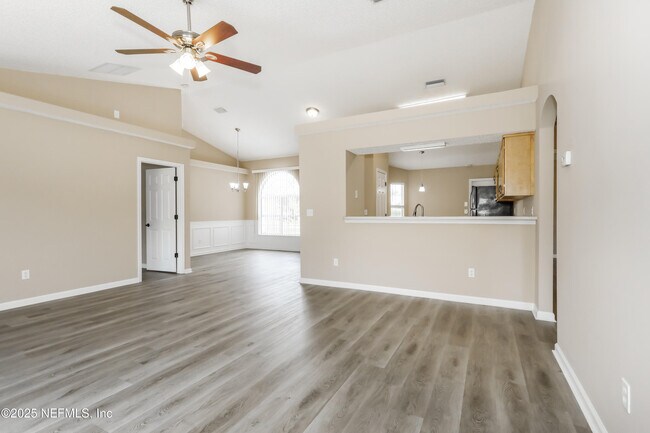 Foto del edificio - 1368 Summerbrook Dr