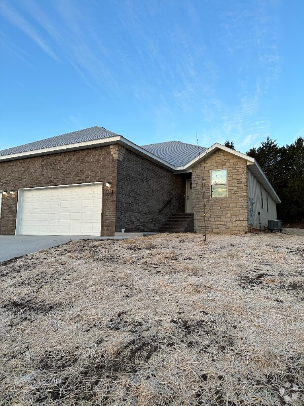 Pinecrest Estates Apartments under 1,500 Ozark, MO 1 Rentals