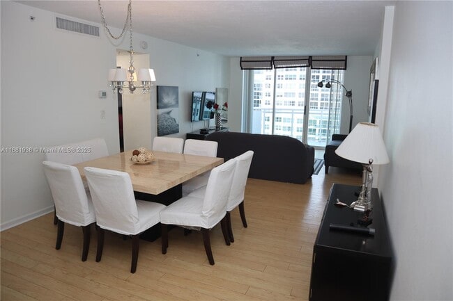 Building Photo - 3001 S Ocean Dr