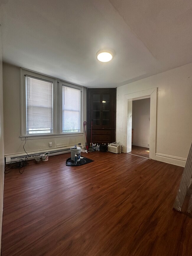 Building Photo - 728 Willey St