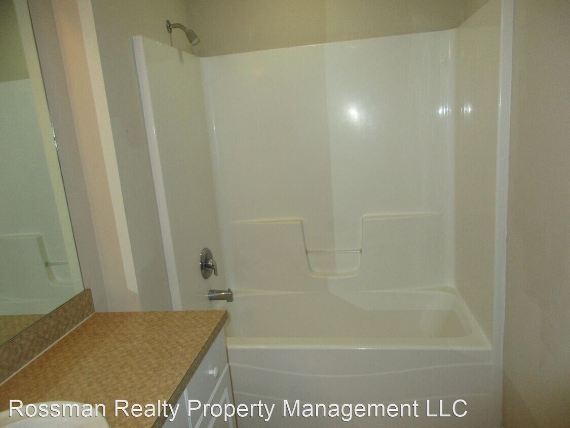 Foto del edificio - 3 br, 2 bath House - 905 NE 4TH PL CAPE CO...