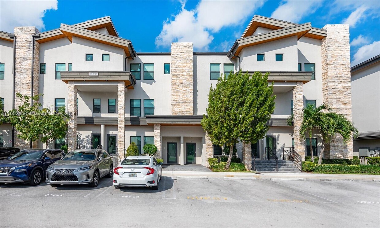 Foto principal - 10461 NW 82nd St