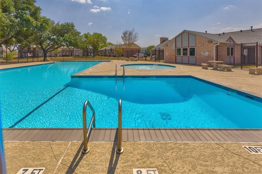 Foto principal - 4139 Young St