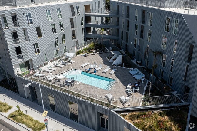 Foto del edificio - 11776 Santa Monica Blvd