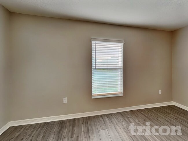 Building Photo - 304 Kensington View Dr