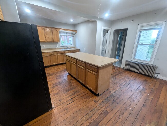 Building Photo - 80 Saltonstall Ave