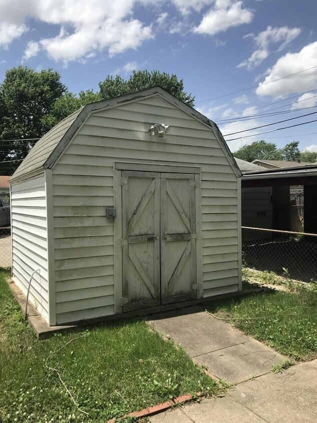 Building Photo - 2430 Seabury Avenue