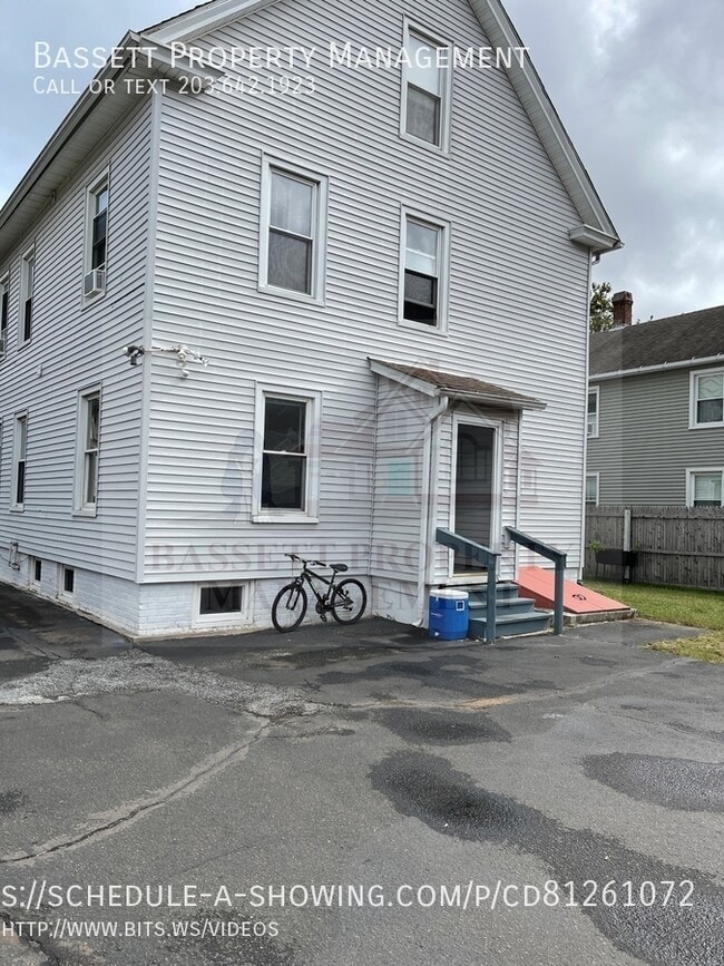 Building Photo - 92 Meadow St