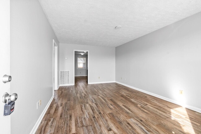 Building Photo - 122 Stephanie Dr
