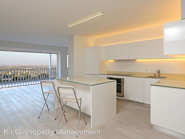 Building Photo - Studio, 1.5 bath House - 999 Doheny  #1106...