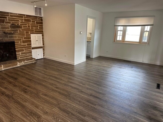 Building Photo - 817 Goodwin Dr