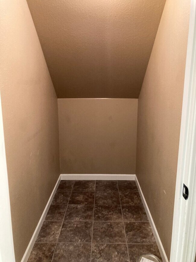 917 Bremner Ave, Bismarck, ND 58503 Townhome Rentals in Bismarck ND