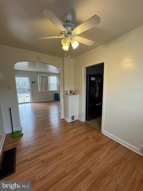 Building Photo - 6045 Summerdale Ave