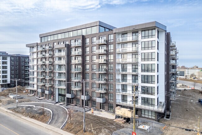 Building Photo - H1 Harmonie - 550 & 560 Delmar