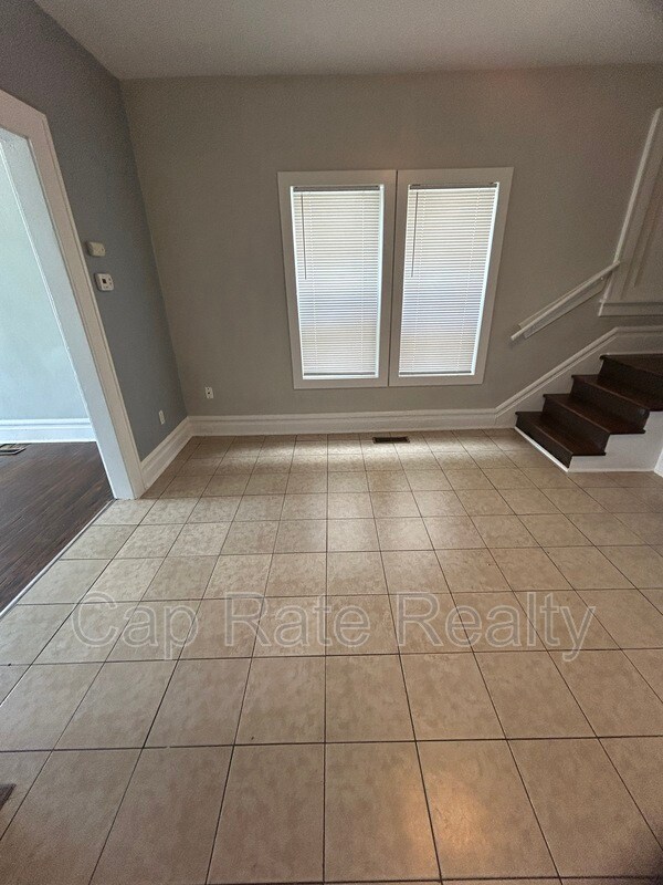 Foto del edificio - 807 E 2nd Ave